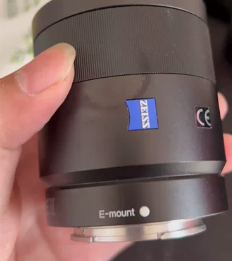 索尼55 1.8镜头，9新，镜片三无，后镜...