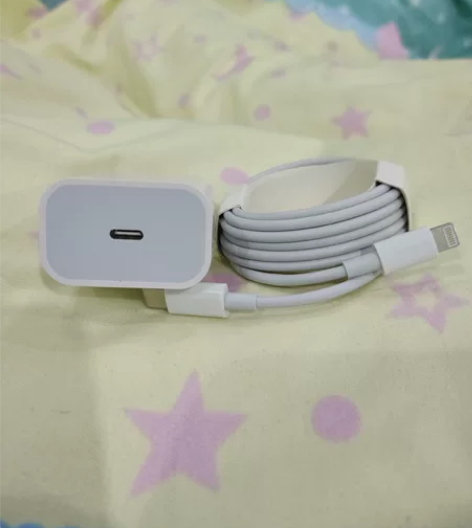 苹果20W套装快充，充电头加充电线一套。适...