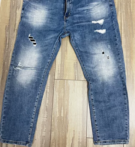 加肥加大破洞补丁微弹牛仔裤 9新，弹力，穿...
