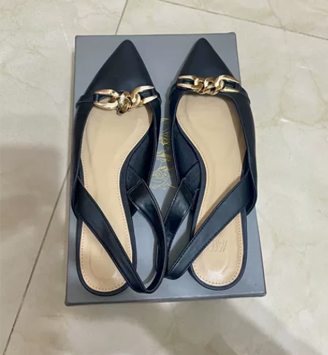 HM单鞋，37码，有瑕疵，算有7成新。 一...