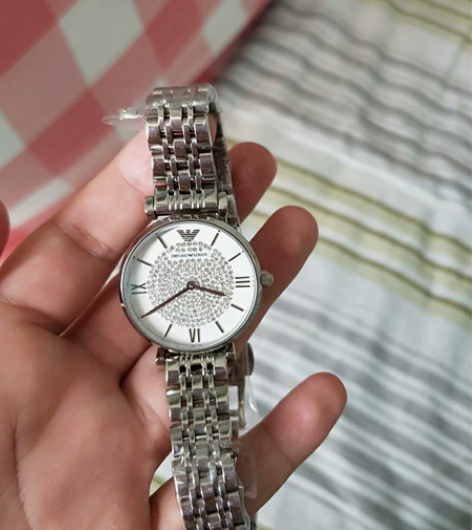 阿玛尼满天星手表，在实体店买的500元，全...