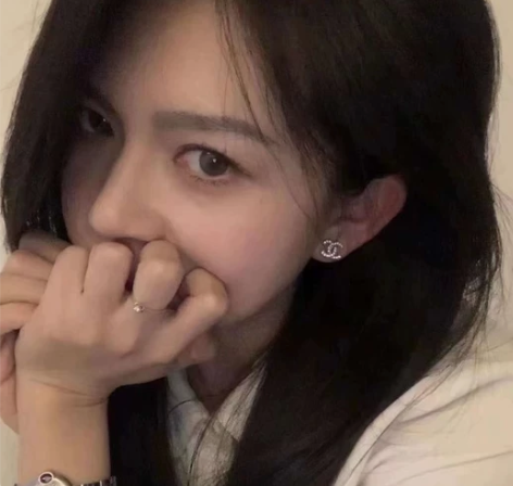 全新Chanel耳钉 银色 德国买 没有上...