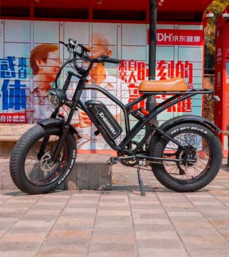 出一辆刚入手一个月的正步越野电动车，七级变...