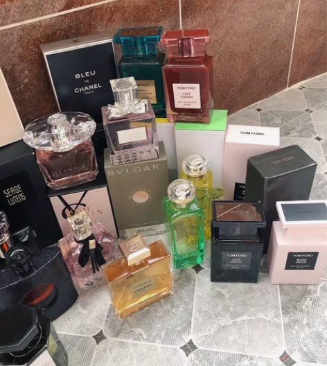 闲置各类品牌香水，全正装不是小样。发货配手...