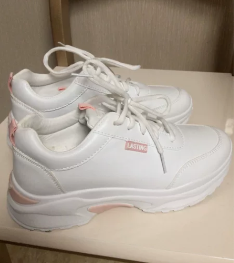 啄木鸟真皮小白鞋女鞋2022新款透气百搭厚...