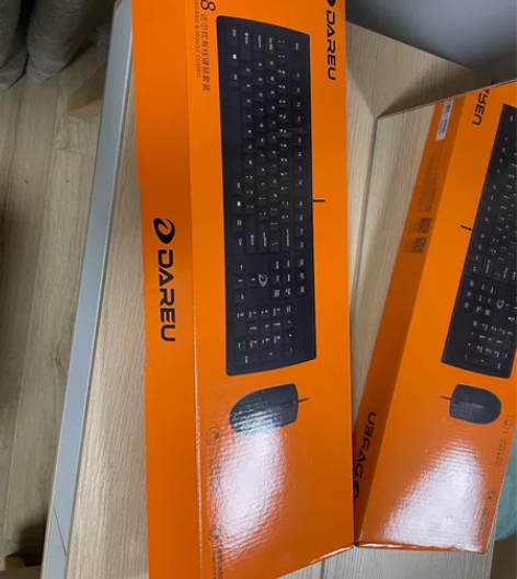 刚买的鼠标键盘达尔优 键盘感觉蛮好，我苹果...