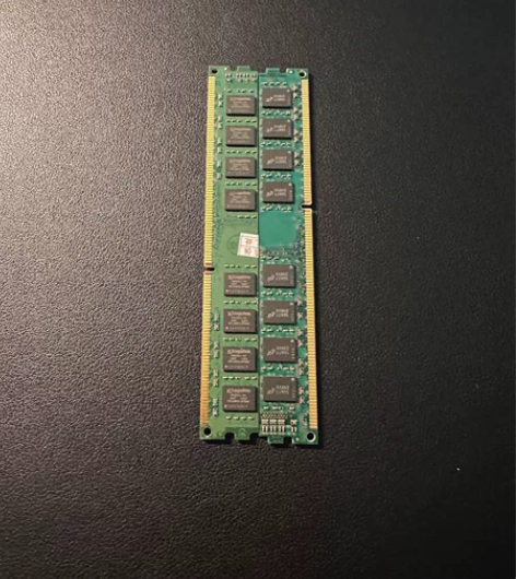 内存     ：  8GB （金士顿DDR...