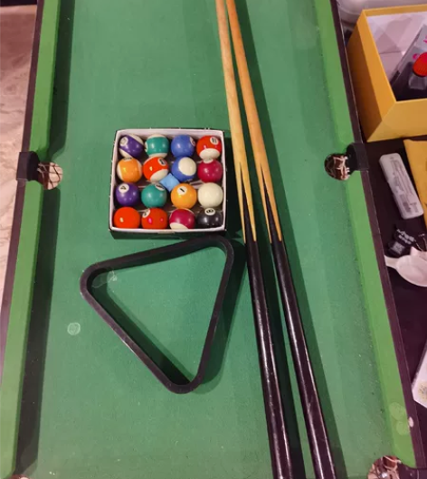儿童台球台球杆整套送桌子 东西很齐，小孩不...