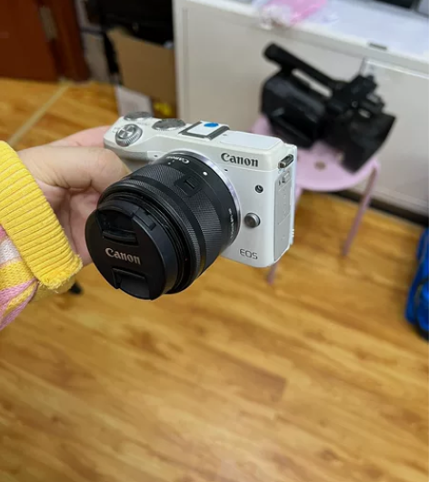 佳能M3，微单相机带镜头15-45，送32...