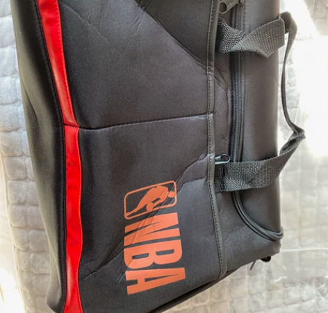 NBA健身包、篮球包、旅行包全新 感兴趣的...