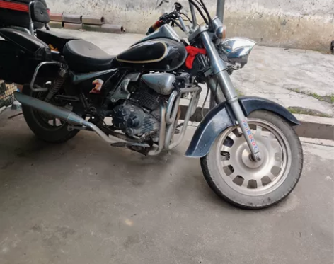 本人闲置一台风暴太子摩托车，150排量宗申...