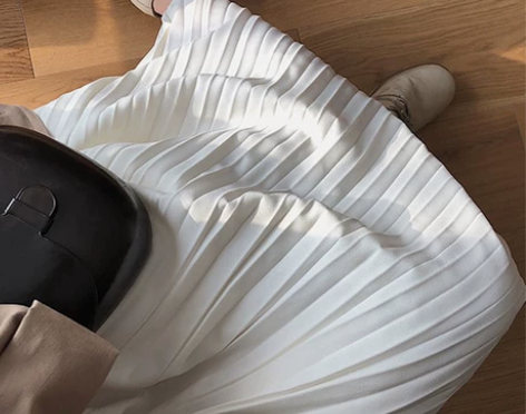 百褶裙女秋冬白色半身裙遮胯裙子显瘦冬天配毛...