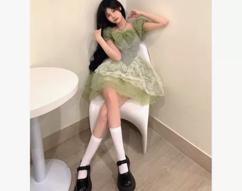 绿色超仙欧根纱连衣裙在逃公主风蓬蓬裙甜美系...