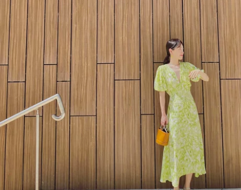 法式复古田园风清新绿色水墨晕染印花收腰灯笼...