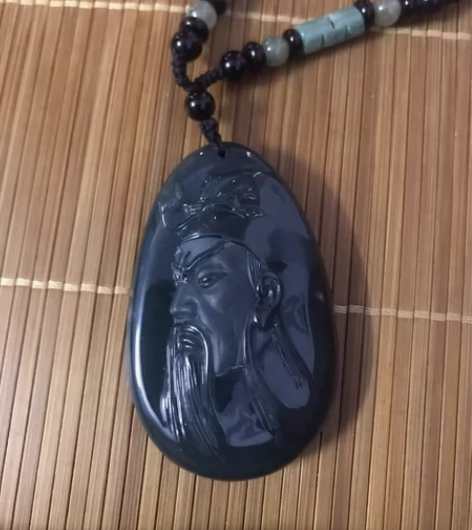 玉雕关公翡翠，喜欢的来聊 感兴趣的话点“我...