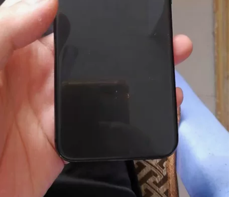 苹果8美版无锁 256G，花机，全原换电池...