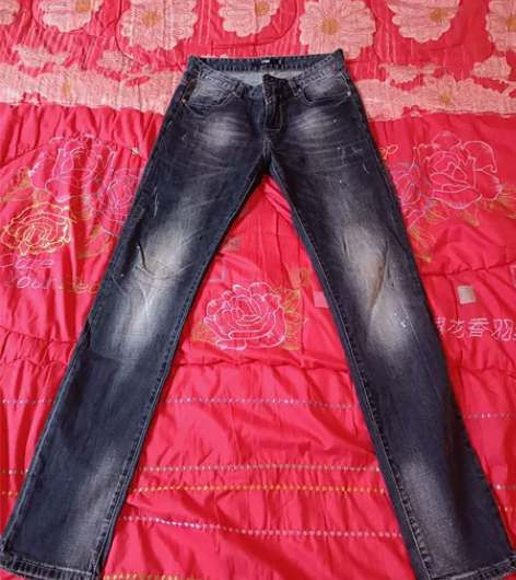 春秋修身牛仔裤29码 感兴趣的话点“我想要...