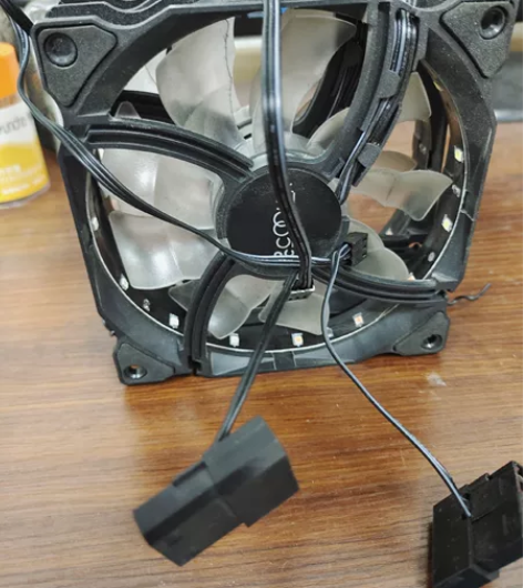 #电脑散热器 散热风扇，机箱风扇。全新的。...