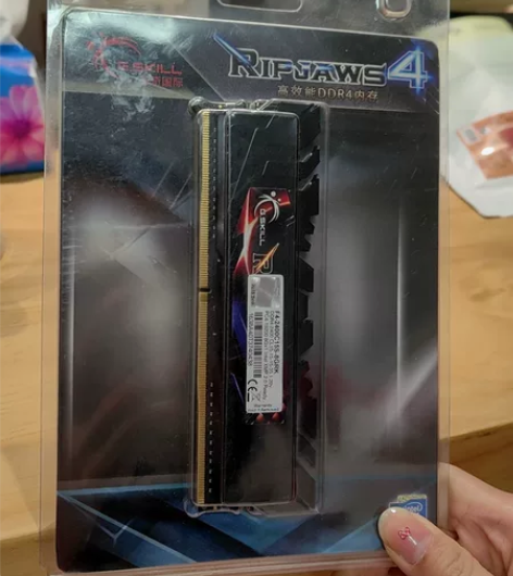 芝奇电脑内存，DDR4全新未拆封 要的快来...