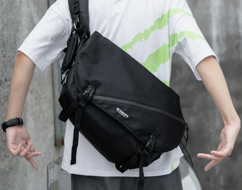 木村耀司男士斜挎包日系潮牌工装包机能邮差包...