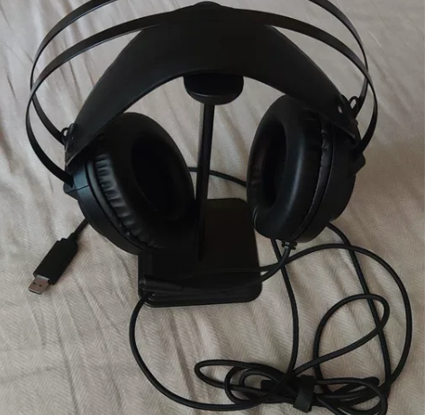 惠普耳机，电脑上用的usb接口，就试用几次...