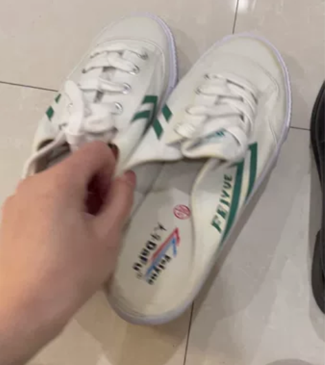 40码，有穿着痕迹，需要清洗，正品 第二排...