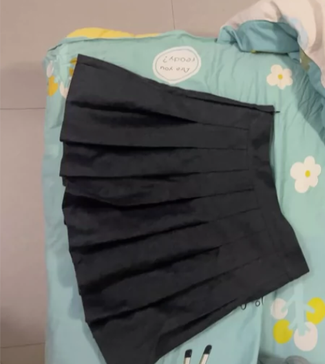 灰色百褶裙s码 感兴趣的话点“我想要”和我...