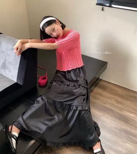 缎面松紧腰可调节中长款半身裙黑色显瘦小众蛋...