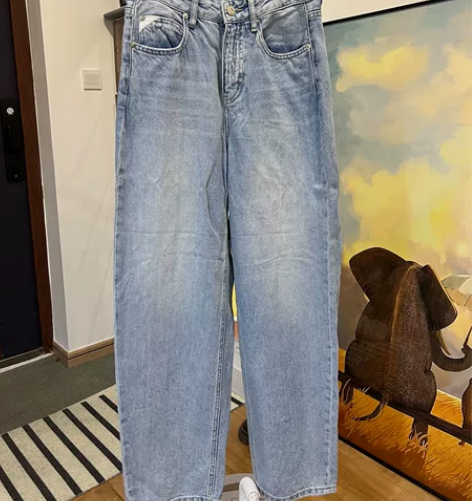 阔腿牛仔裤 感兴趣的话点“我想要”和我私聊...