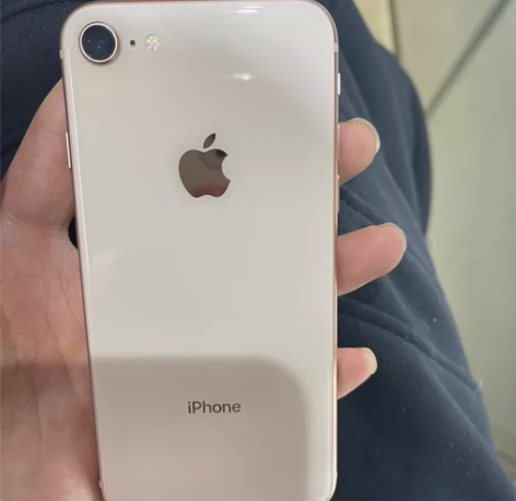 帮朋友卖个苹果8，64g原机，成色很好爱思...