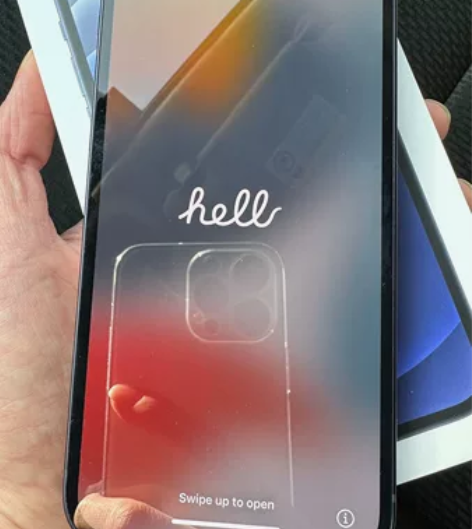 苹果12 黑色128g自用手机，21年4月...