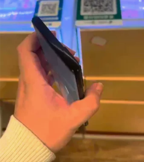 三星note20U 12256 外屏裂点 ...