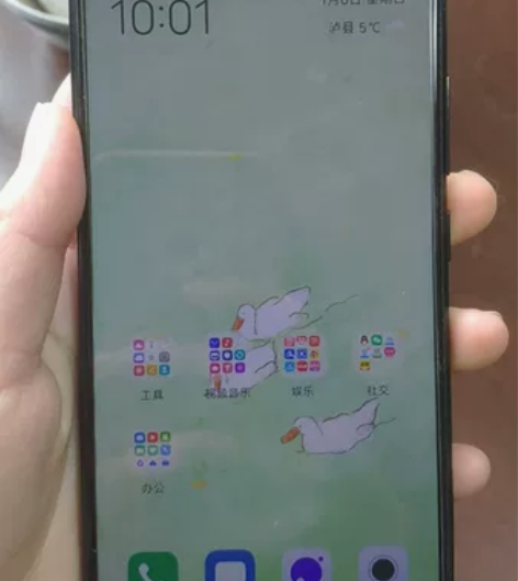 2020年初买的vivoz5x,买来专门刷剧刷网课的,不打游... 2020年初买的vivoz5x,买来专门刷剧刷网课的,不打游...