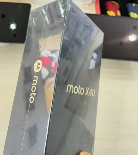 摩托罗拉moto X40 ，第二代骁龙8 ...