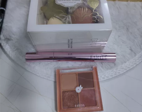 眼影盘10 睫毛膏10 美妆蛋10 包装盒...