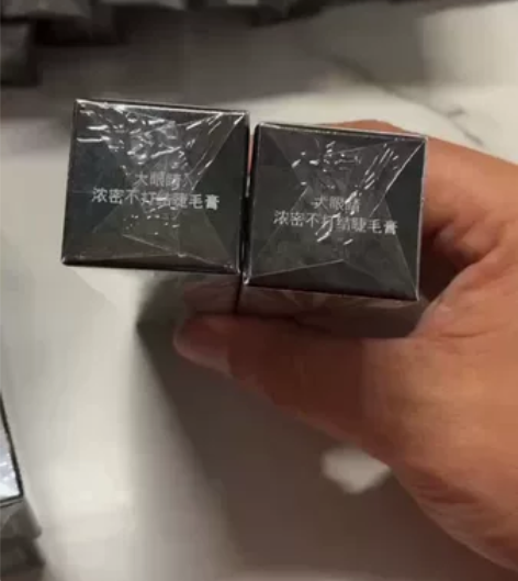 卡姿兰大眼睛睫毛膏卡姿兰大眼睛睫毛膏防水拉...