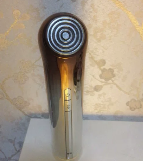 雅萌5代美容仪。   男朋友送的只用过几次...