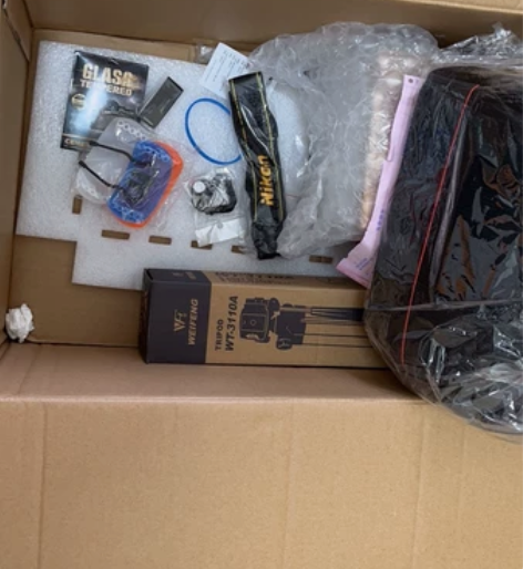 尼康D3500全新两台，刚买三四天，镜头和...