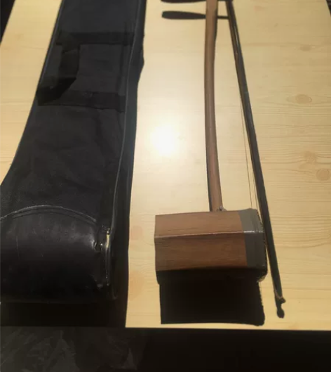 二胡乐器,带包,品相如图邮费到付 感兴趣的...