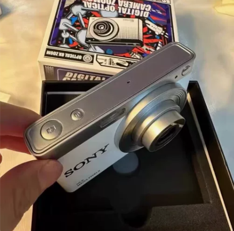 【全新未拆封包邮】索尼DSCW-520拍照...