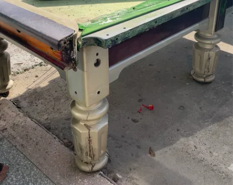 二手台球桌，外部都破了，里面石板是好好的。...