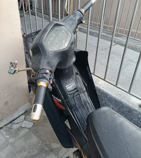 豪爵摩托，质量好，好久没骑，电瓶没电了，其...