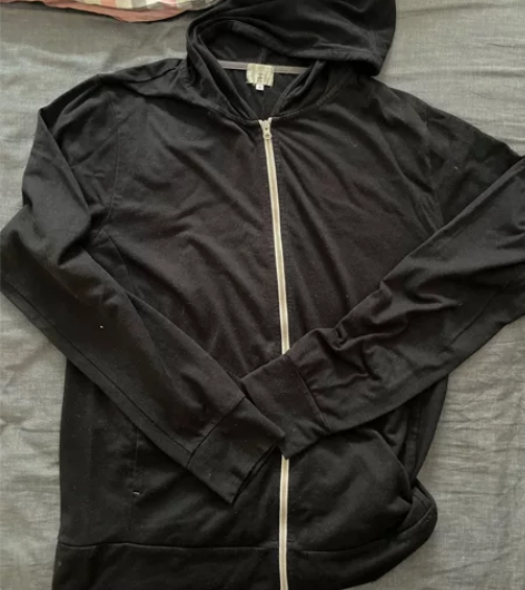 日本TK男士带帽子卫衣 偏薄 肩宽44cm...
