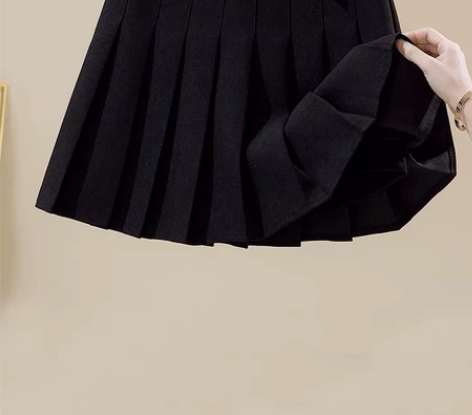 全新秋冬百褶裙，呢料的，很厚实，收到就知道...
