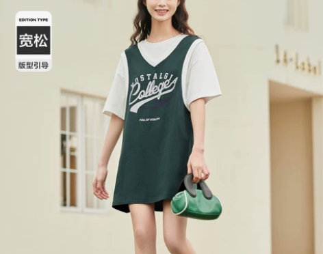 森马连衣裙女假两件宽松复古运动风直筒裙20...