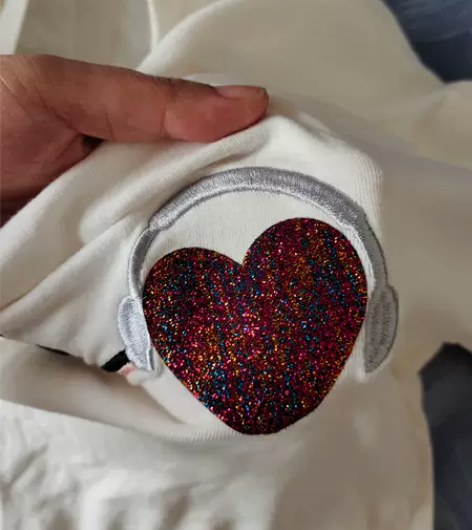 町家，一箭穿心短袖，纯棉的，爱心的质感就知...