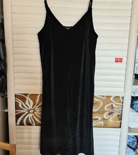 灯芯绒面料背心吊带裙 女 均码 感兴趣的话...
