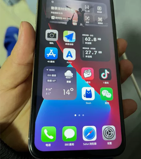 自用iphone x 国行官换256，面容...