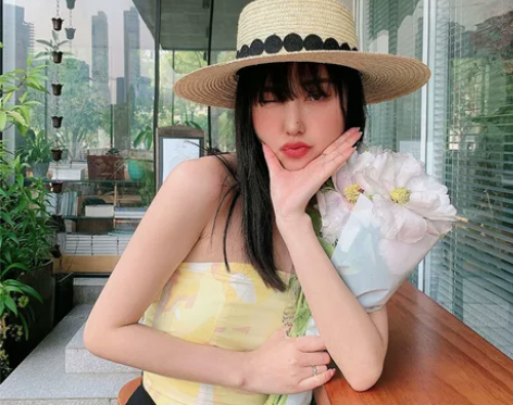 网红法式平顶草帽女夏小清新沙滩大帽檐遮阳英...