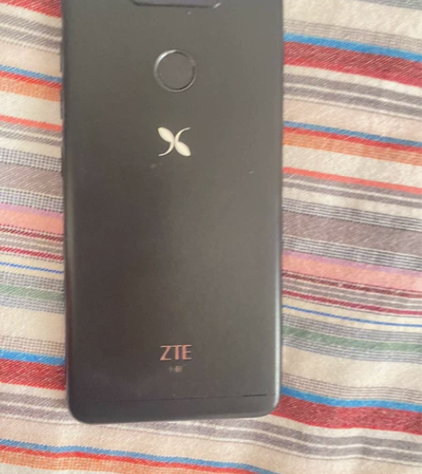 之前做副业买了一部中兴手机，所有功能全部正...